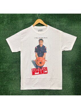 American Pie Feels Like Warm Apple Pie  T-Shirt Size Medium